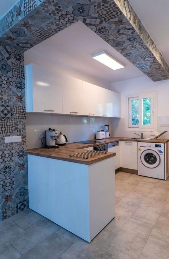 Holiday Cosy Home Paphos Exterior photo